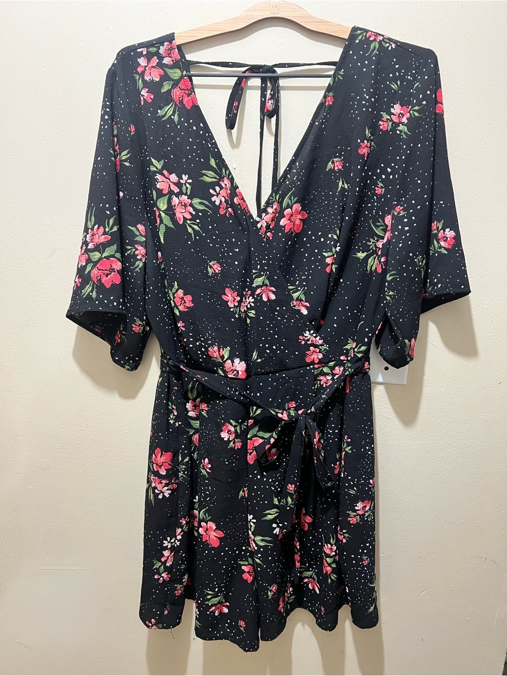 🌸 Flirty & Flattering Floral Romper🌸